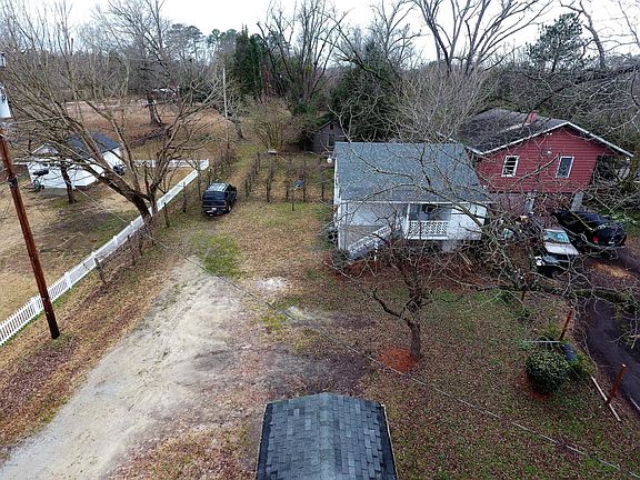 4th image of 3301 Oaks Road