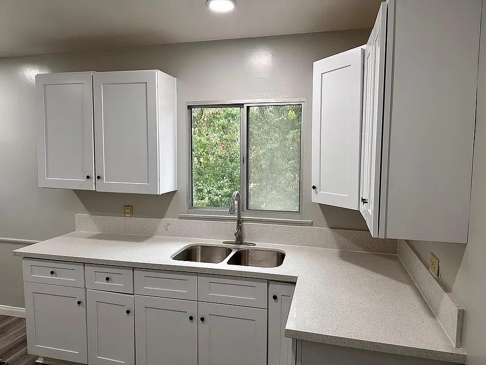 119 W I St #123