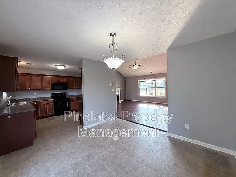 641 Corsegan Rd — Photo 10