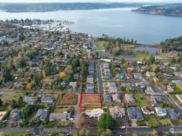 1426 S Brookside Terrace, Tacoma, WA 98465