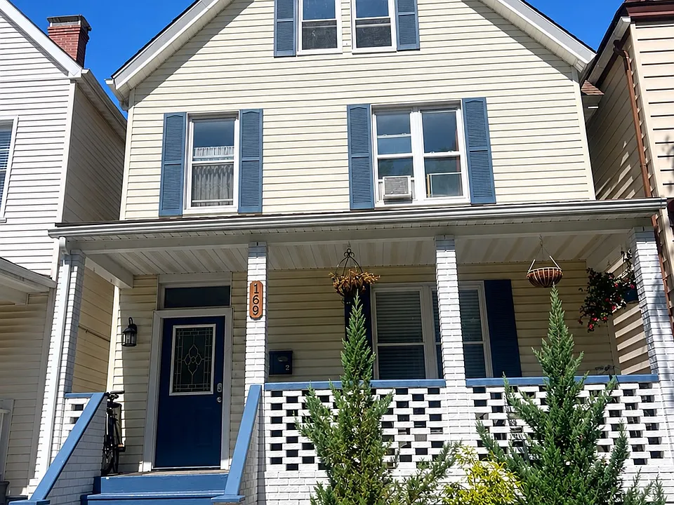 169 Beekman Ave #1
