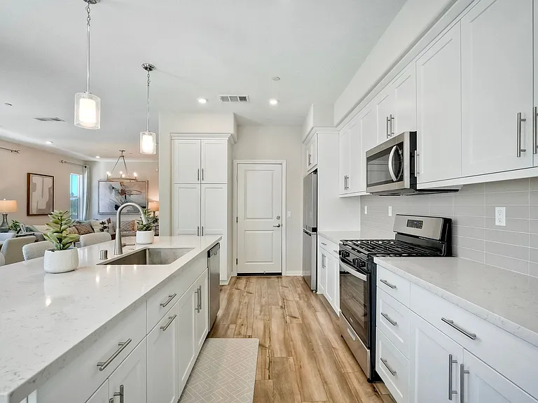 1501 Wingwood Ln — Photo 9