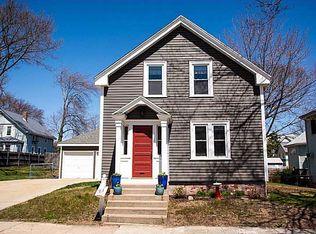 7 Arnold Ave, Lincoln, RI 02865