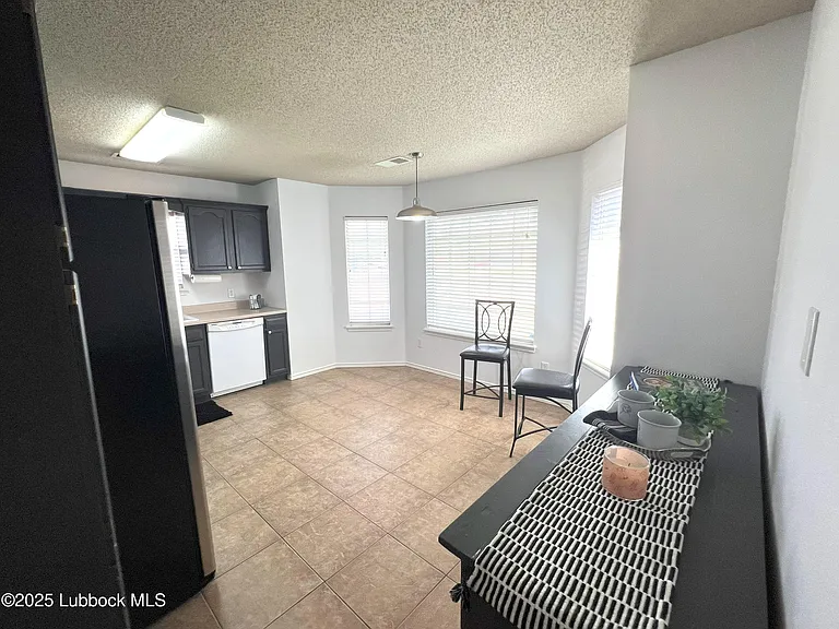 2802 108th St — Photo 3