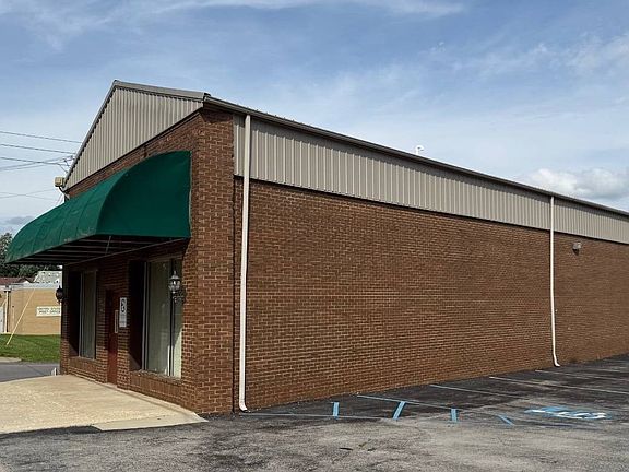 2nd image of 458 Main St