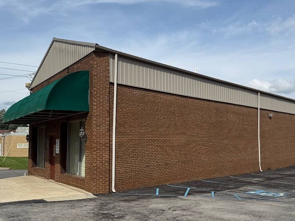 1st image of 458 Main St