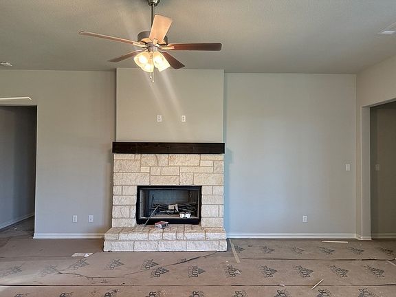 5th image of 404 Guadeloupe Ln