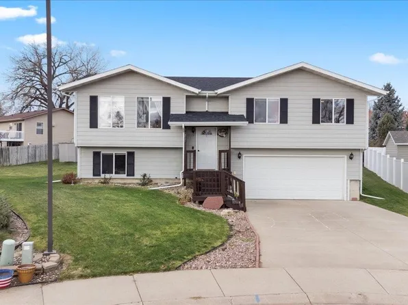 2118 Pauline Cir, Belle Fourche, SD 57717