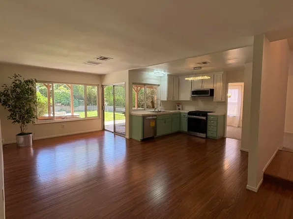 23020 Posada Dr, Santa Clarita, CA 91354