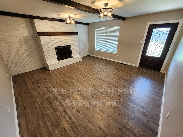 13770 County Road 1556 — Photo 3