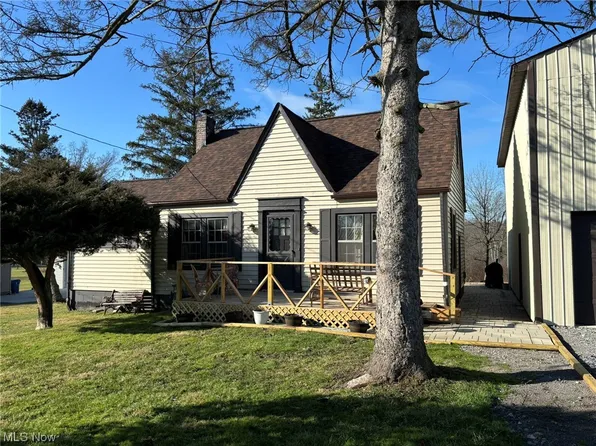 1524 State Line SE, Hubbard, OH 44425