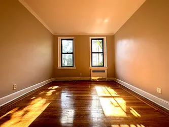 Rented by R New York