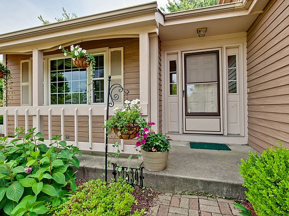 2nd image of 17530 W Huntington Cir