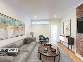 322 E 73rd St, New York, NY