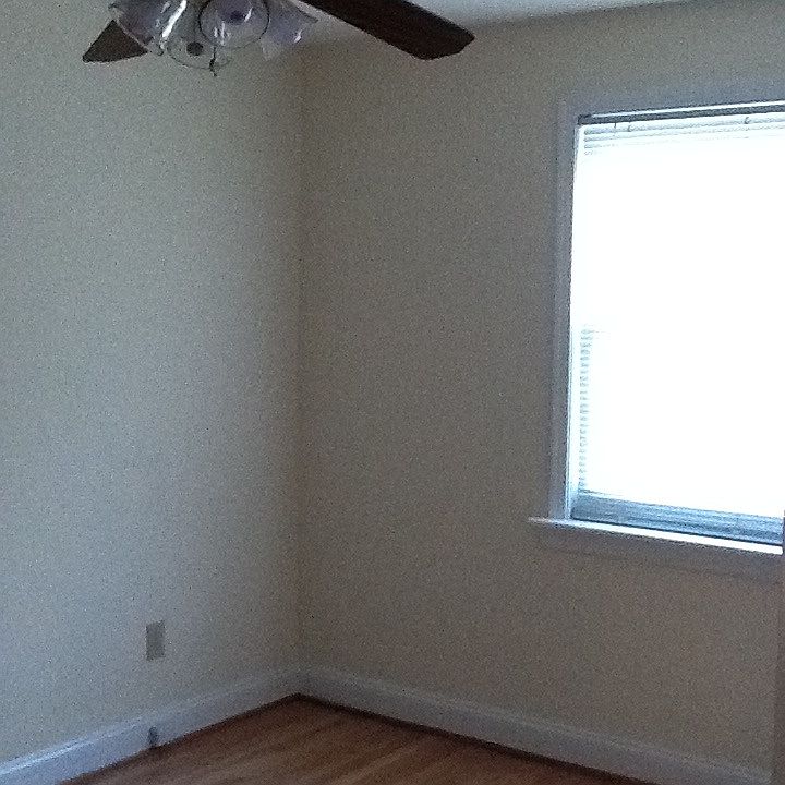 2nd image of 127 17th St SE APT A