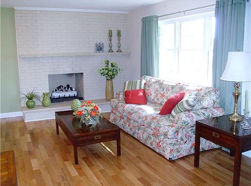4th image of 2308 Claridge Cir
