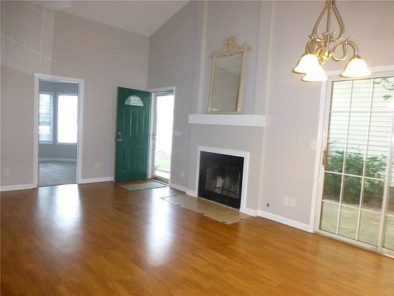4th image of 1900 Brittania Cir