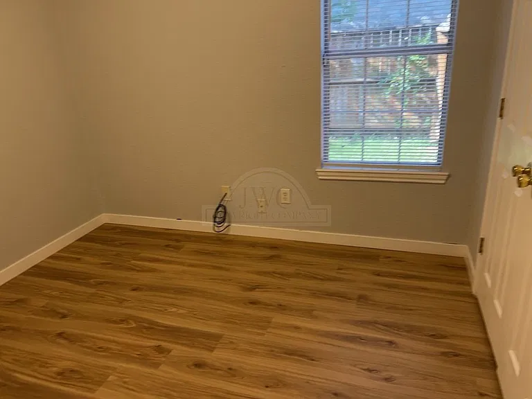 4406 Barrington Trl — Photo 10