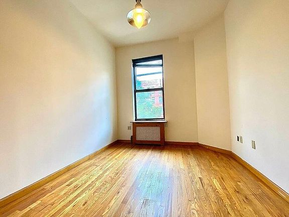 5th image of 910 Columbus Ave Floor 2