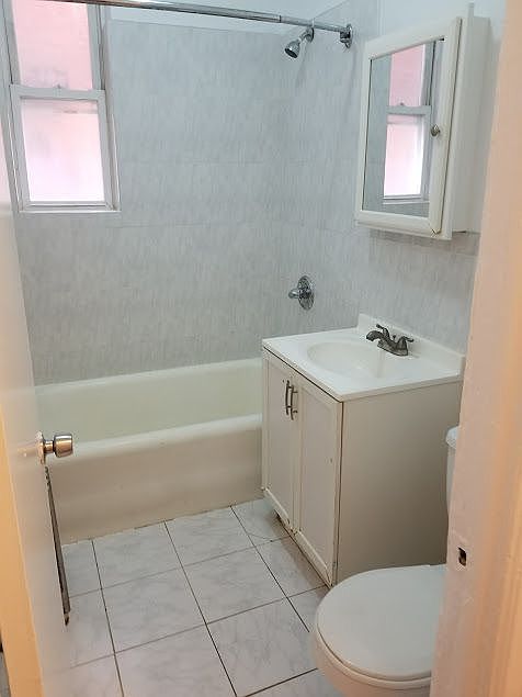 2nd image of 3520 97th St APT 3