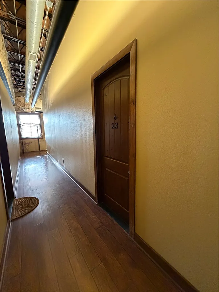 1 bed, 1400 sqft, $1,500 — Photo 2