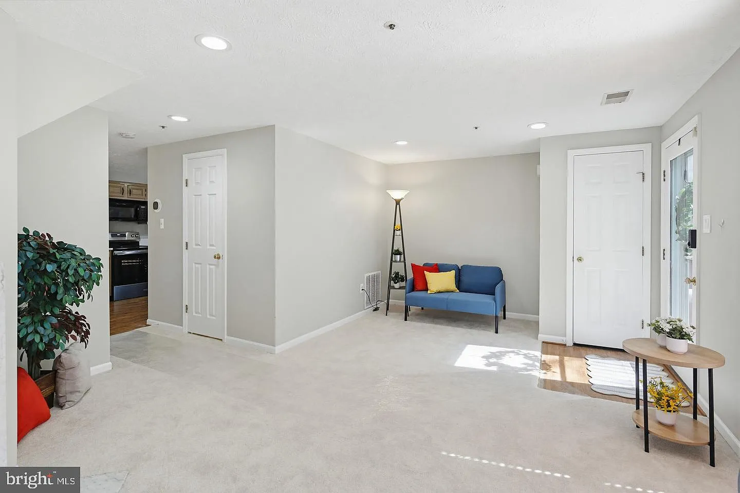 2 bed, 1.5 bath, 1144 sqft, $2,100 — Photo 4
