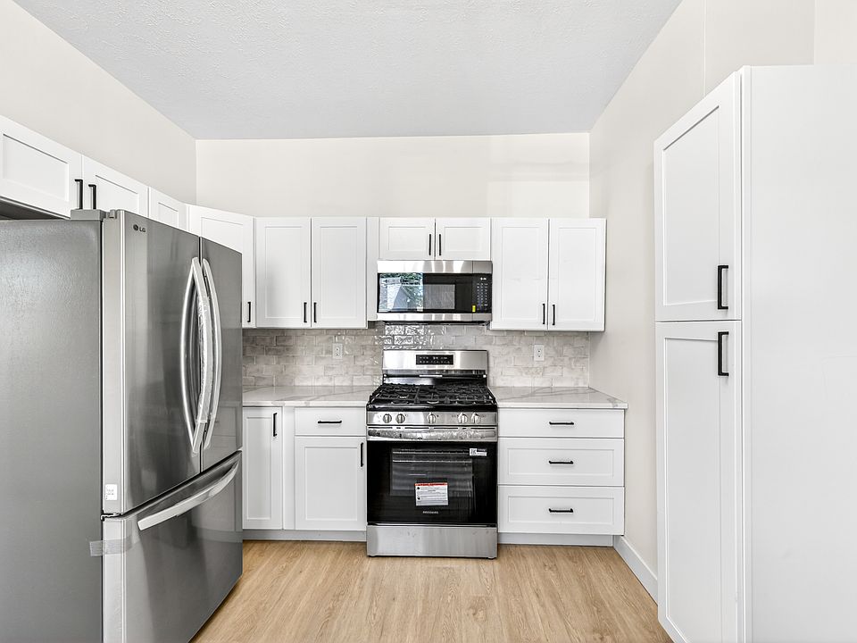 1st image of 142 5th Ave #1