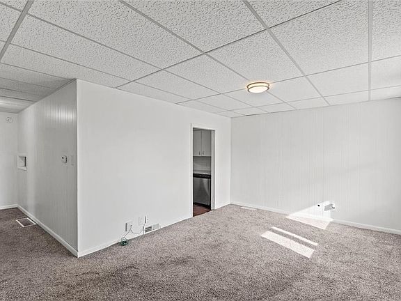 5th image of 610 Michigan Ave