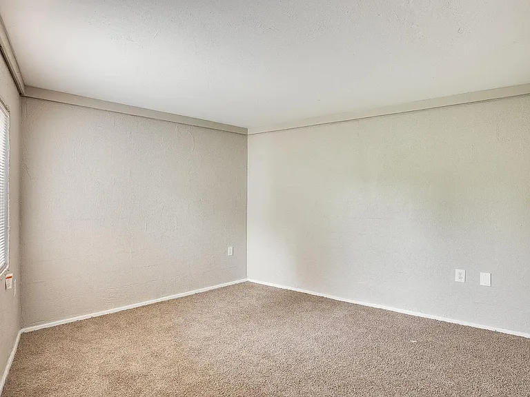 Available room for lessee