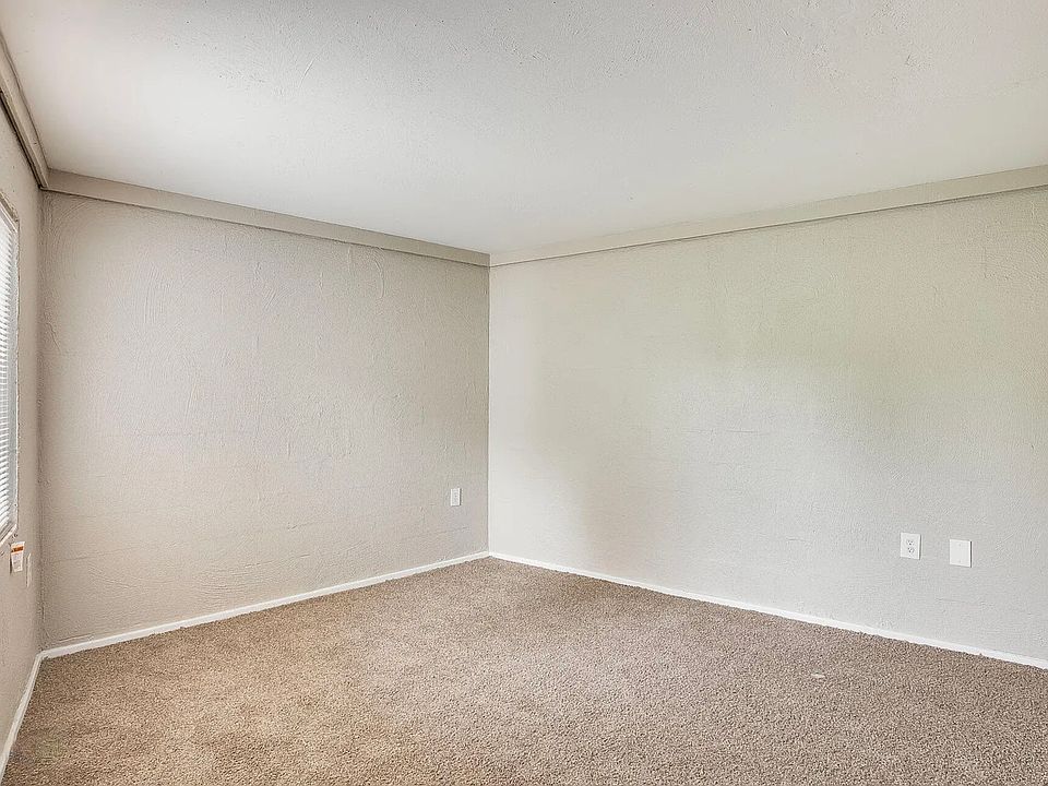 Available room for lessee