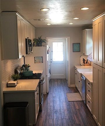 4th image of 14439 Anola St