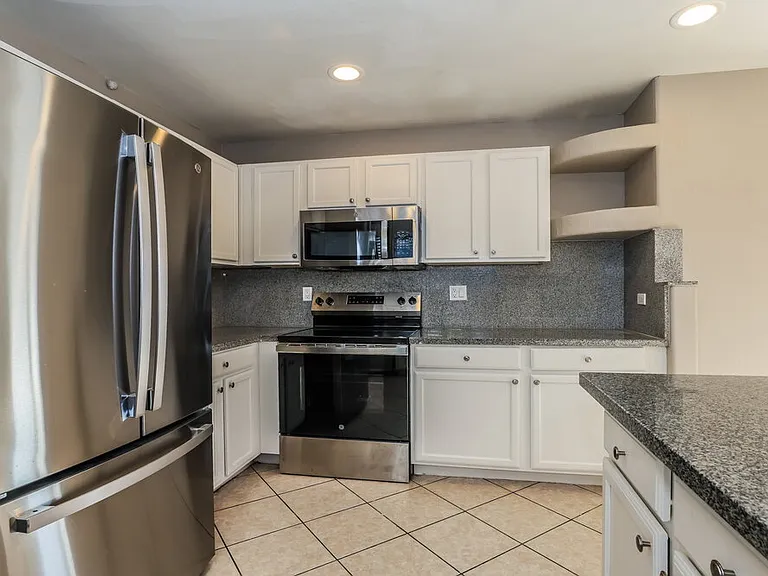 3251 W Jessica Ln — Photo 8