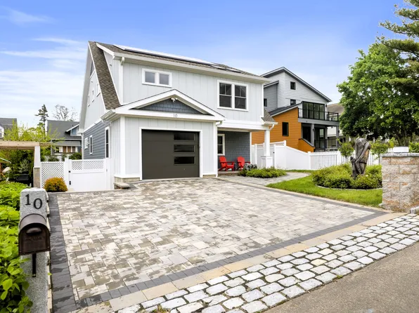 10 Cocheco Avenue, Branford, CT 06405