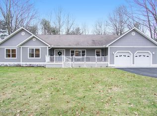 1525 N Wooded Lake Dr, Ludington, MI 49431