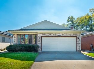 4627 Birchwood Ave, Skokie, IL 60076