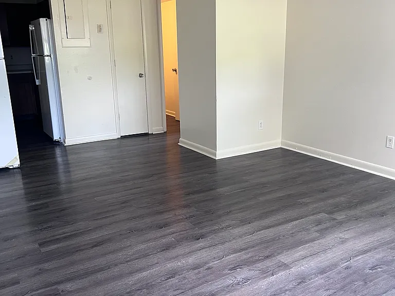 Bluegrass Place I & II Apartments — Photo 13