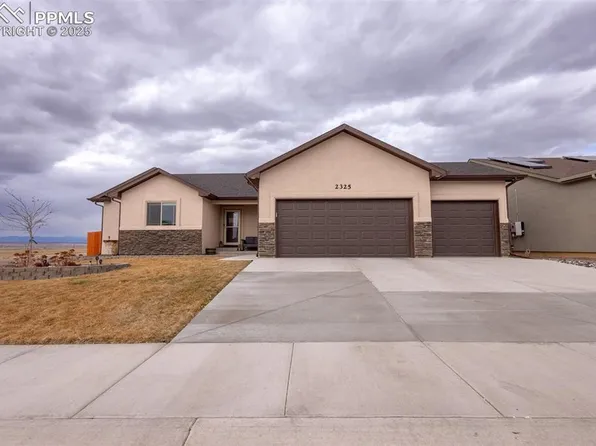 2325 Riverboat Ct, Pueblo, CO 81008