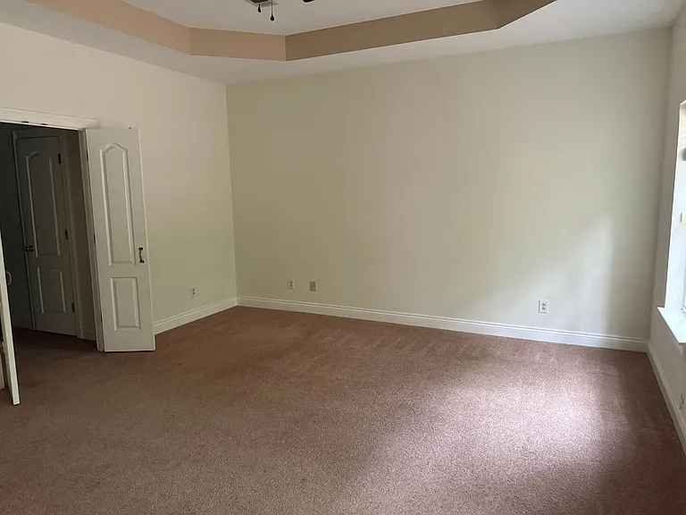 252 Dedria Ln — Photo 4