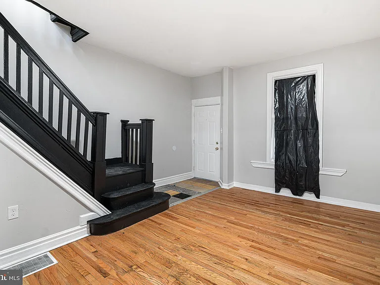 3836 Wyalusing Ave — Photo 3