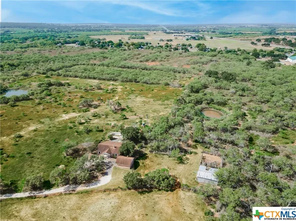 575 Zion Hill Rd, Seguin, TX 78155
