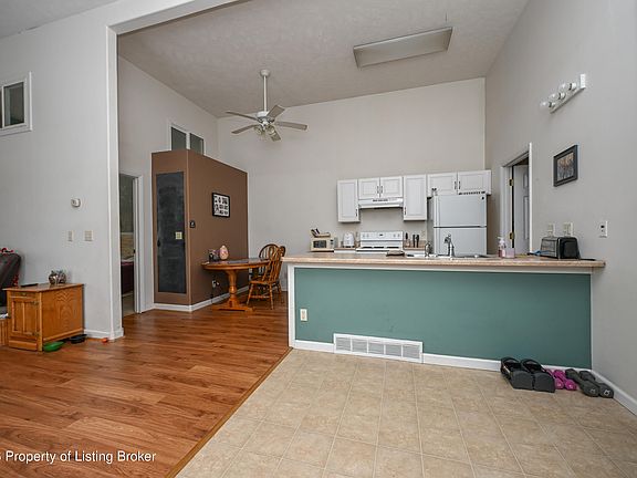 5th image of 51 Main St