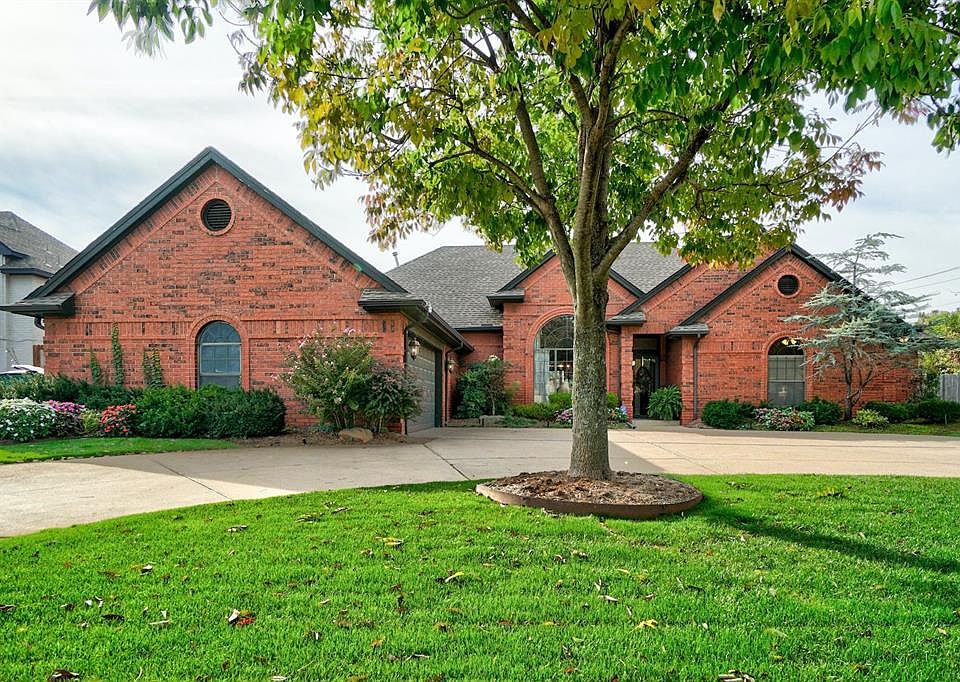 1st image of 920 Gleneagles Dr