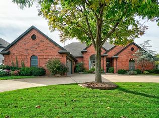 920 Gleneagles Dr, Edmond, OK 73013