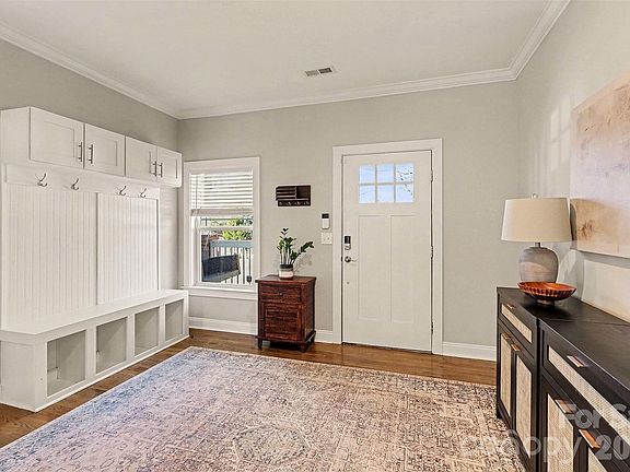 4th image of 148 N Smallwood Pl