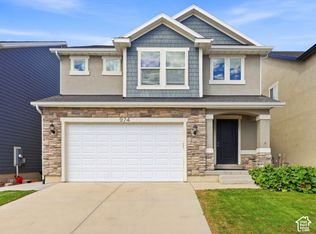 974 W Brennan St, Bluffdale, UT 84065