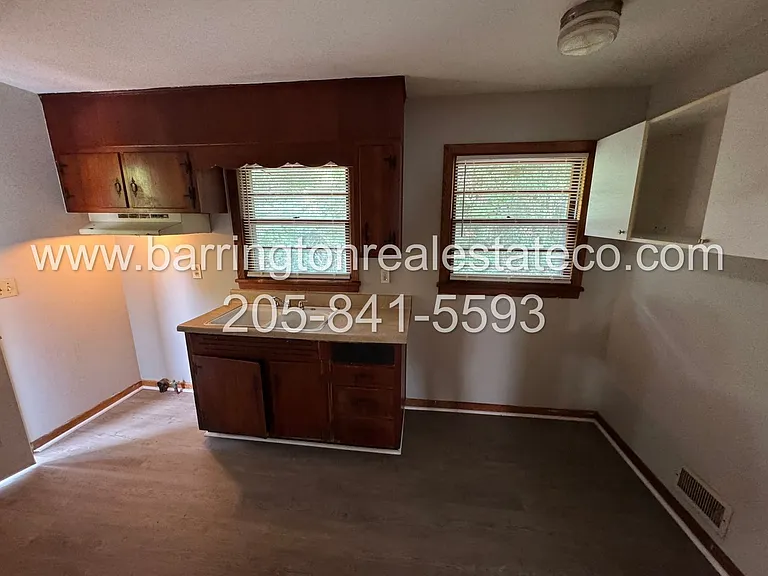 332 Glynn Dr — Photo 3