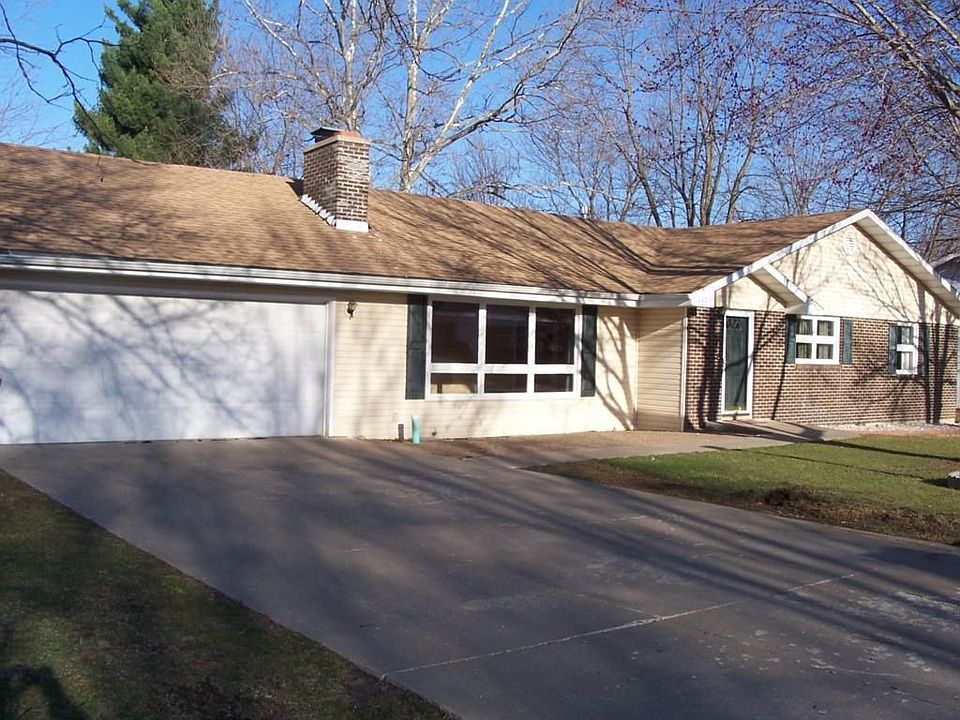 1st image of 2103 Oak Ln