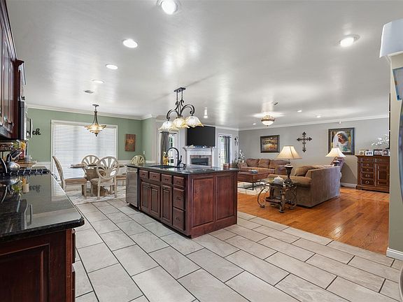 4th image of 496 Megan Ln
