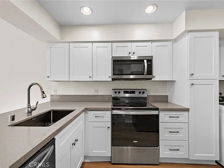 218 Avenida Adobe — Photo 7