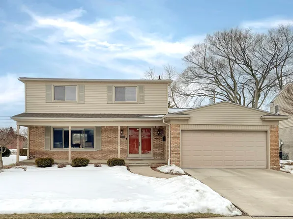 23217 Robert John St, Saint Clair Shores, MI 48080